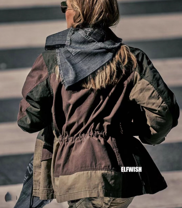 Jaket Parka dengan Sentuhan Patchwork